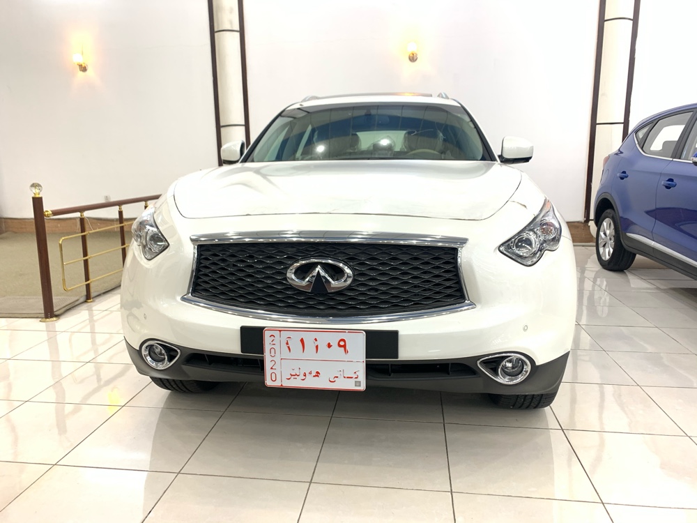 انفنتي QX70